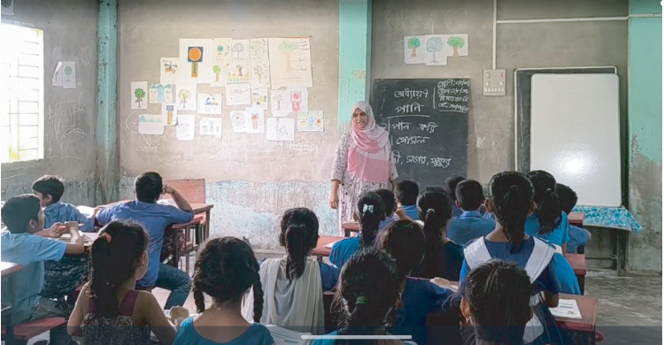 চাঁদপুরে ১৭৩ প্রাথমিক বিদ্যালয়ের ভবন জরাজীর্ণ, আতঙ্কে পাঠদান