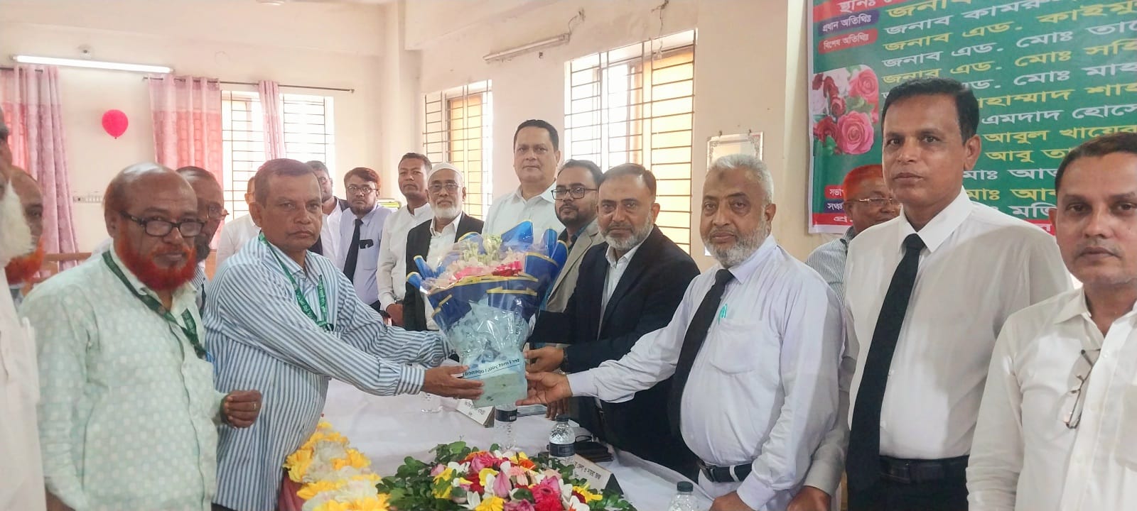 নবনির্বাচিত আইনজীবী সমিতির কমিটিকে সংবর্ধনা