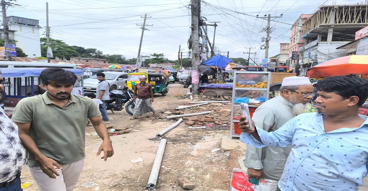 সরকারি কাজে বাধা ও জেলা পরিষদের সীমানা খুঁটি ভাঙচুর, আইনি ব্যবস্থার প্রস্তুতি