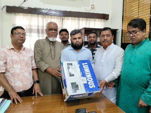 হাইমচর স্বাস্থ্য কমপ্লেক্সে শেখ ফরিদ আহম্মেদ মানিকের পক্ষে আইপিএস প্রদান
