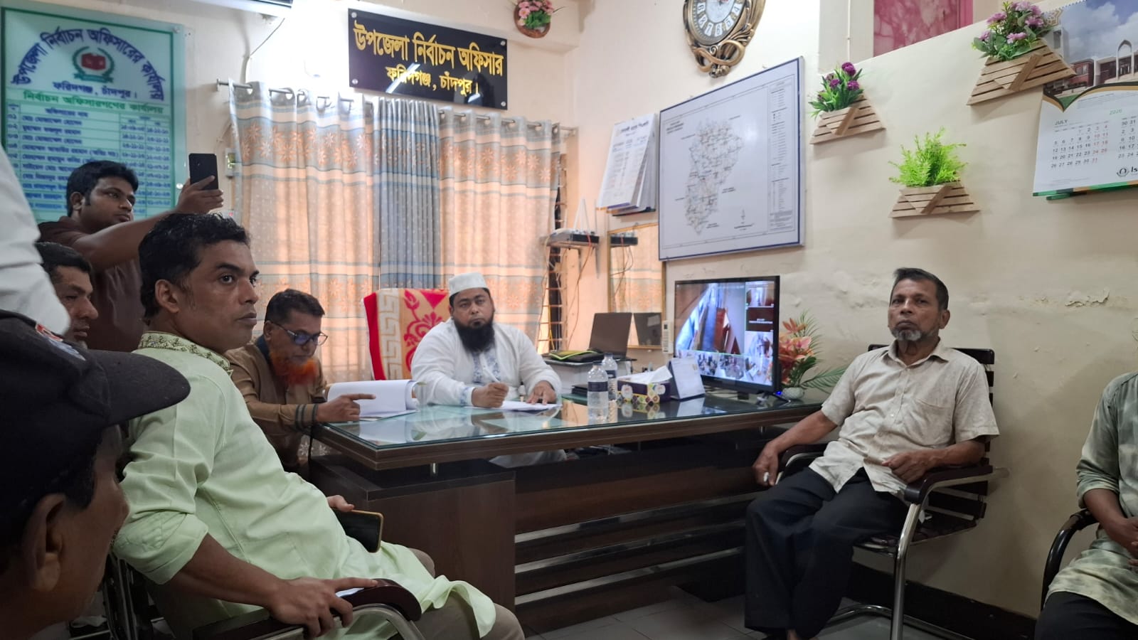 ফরিদগঞ্জের পশ্চিম চাঁদপুর সরকারি প্রাথমিক বিদ্যালয় ভোটকেন্দ্র বিষয়ে শুনানি