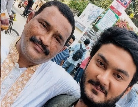 কবর থেকে তোলা হচ্ছে সেলিম খান ও তার ছেলের মরদেহ