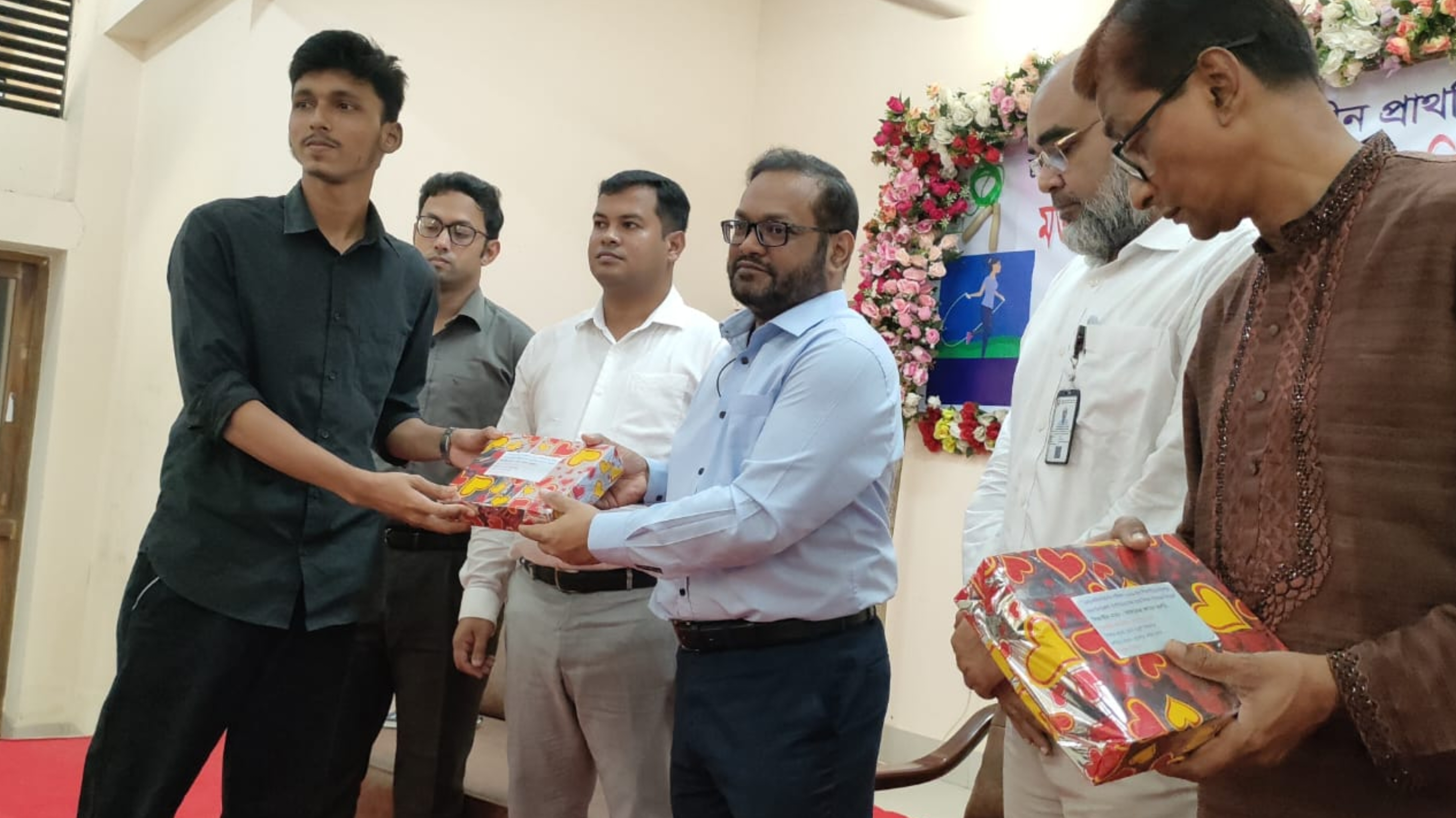 ঝরে পড়া রোধে চাঁদপুর সদর উপজেলা প্রশাসনের অনুকরণীয় উদ্যোগ