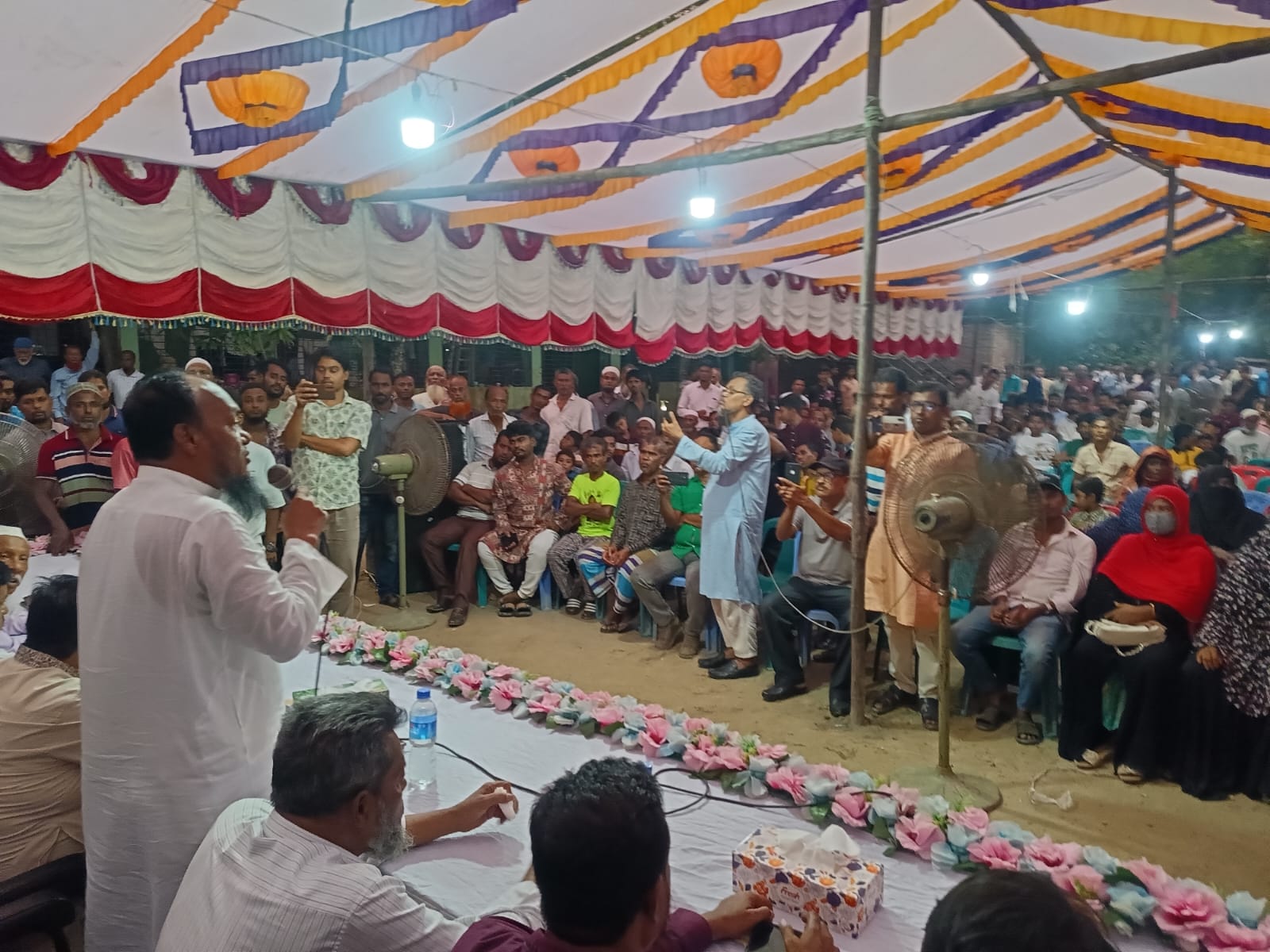 সরকারের সব সুবিধা আপনাদের দোরগোড়ায় পৌঁছে দেওয়া হবে