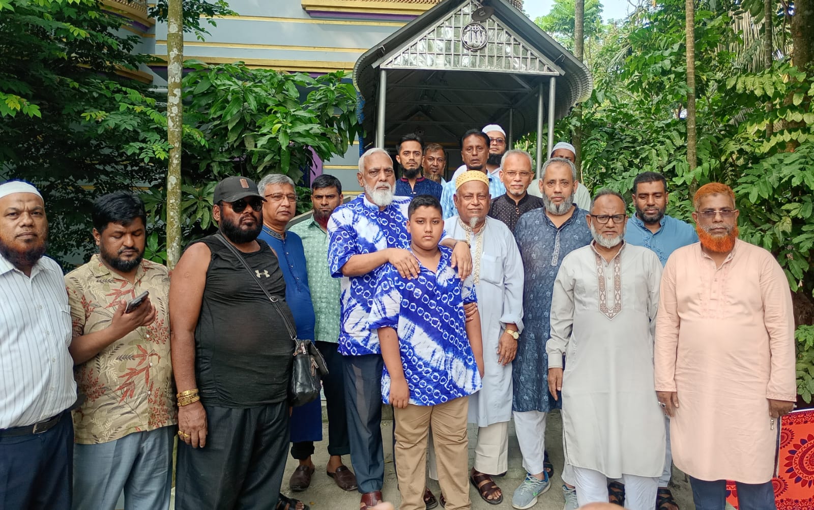 নদী ও প্রকৃতির সান্নিধ্যে চাঁদপুরে ঢাকার স্পোর্টস ব্যবসায়ীদের আনন্দ ভ্রমণ