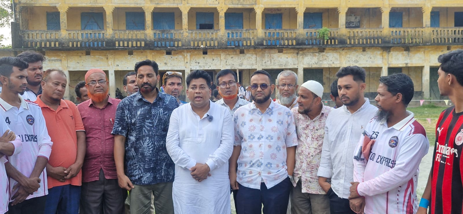 যুবসমাজকে মাদক ও অপরাধ থেকে দূরে রাখতে খেলাধুলার বিকল্প নেই