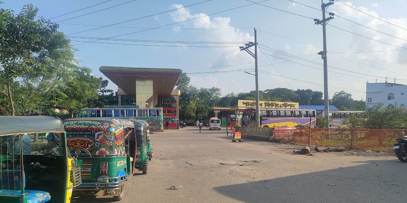 চরম ভোগান্তিতে চাঁদপুরের সিএনজি অটোরিকশা চালকরা