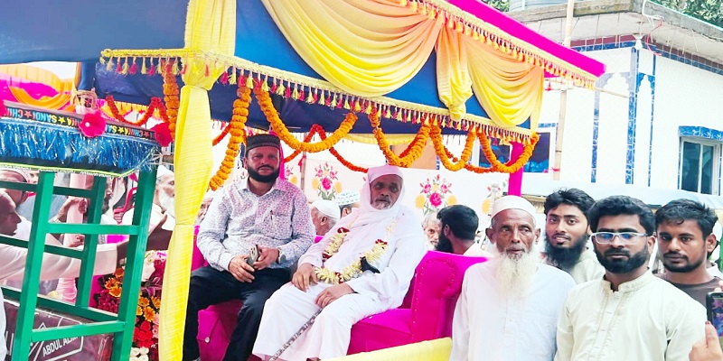 মসজিদের বিদায়ী খতিবের প্রতি এমন সম্মান প্রশংসাব্যঞ্জক