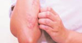 Yalangoch keksa slavyan ayollari Eshakda suv video