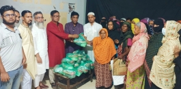 গরিব ও দুঃস্থদের মাঝে কুমিল্লার ব্যবসায়ী আলী আশরাফের ঈদ সামগ্রী বিতরণ
