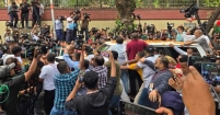 দুই পুত্রবধূকে নিয়ে নিজ বাসভবন ফিরোজায় খালেদা জিয়া
