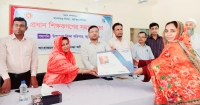 কচুয়ায় প্রধান শিক্ষকগণের সমন্বয় সভা ও ল্যাপটপ বিতরণ
