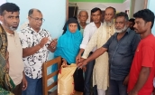 মতলব উত্তরের দুর্গাপুর ইউনিয়নে ভিজিএফের চাল বিতরণ