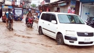 সামান্য বৃষ্টিতে জলাবদ্ধতায় চরম দুর্ভোগ