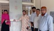 কচুয়ায় ৬টি পরিবারকে ঢেউটিন ও সহায়তার চেক বিতরণ