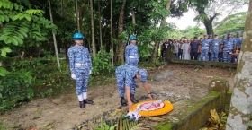বিমান দুর্ঘটনায় নিহত লক্ষ্মীপুরের সায়ানের কবরে বিমানবাহিনীর শ্রদ্ধা
