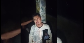 মাজারে ঢিল ছোঁড়ায় ভারসাম্যহীন তরুণকে বিদ্যুতের খুঁটিতে বেঁধে মারধর
