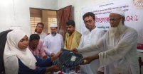 গৃদকালিন্দিয়া মোহাম্মদীয়া মহিলা আলিম মাদ্রাসার শিক্ষার্থীদের বিনামূল্যে বোরকা বিতরণ