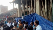 ভ্রাম্যমাণ আদালতে ৫০ হাজার  টাকা জরিমানা : ভবনের বাড়তি অংশ ভাঙ্গার নির্দেশ