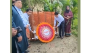 লক্ষ্মীপুরে শহীদদের কবরে প্রশাসনের শ্রদ্ধা নিবেদন, দোয়া