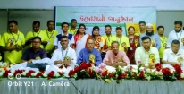 'মুখে কালো কাপড় নয়, মাথায় লাল কাপড় বেঁধে অধিকার আদায়ে মাঠে নামতে হবে'