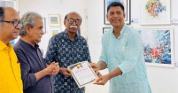 চারদিনব্যাপী শিল্প প্রদর্শনীতে ‘হৃদয়ের রঙ্গে স্বপ্ন সাজে’ নামে অজিত দত্তের চিত্রকর্ম