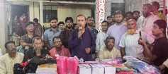 ফরিদগঞ্জ উপজেলা বিএনপি নেতা ডা. আবুল কালাম আজাদের পূজা মণ্ডপ পরিদর্শন