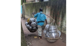 হাঁড়ি-পাতিলের ফেরিওয়ালার দিনকাল