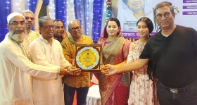 আপনাদের মানিক ভাই চাঁদপুরের সন্তান বলে ওনার দায়িত্ব ও কর্তব্য অনেক বেশি