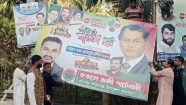 নিজের ব্যানার পোস্টার নিজেই নামালেন বিএনপি প্রার্থী লায়ন হারুন
