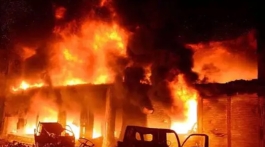 ঘরের দরজায় তালা লাগানোর প্রমাণ পাওয়া যায়নি : পুলিশ