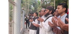 ফরিদগঞ্জে বিএনপি প্রার্থী লায়ন হারুনের পিতামাতার কবর জিয়ারত করলেন স্বতন্ত্র প্রার্থী এম এ হান্নান