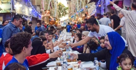 মিশরে রমজানের মানবিক ঐতিহ্য : ‘মায়েদাতুর রহমান’