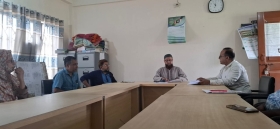 তিনি অনেক ক্ষমতাধর (!) বটে-