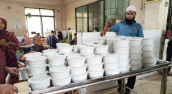 স্বাধীনতা দিবসে চাঁদপুর জেনারেল হাসপাতালে রোগীদের মাঝে উন্নতমানের খাবার বিতরণ