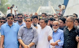 শহীদ রাষ্ট্রপতি জিয়াউর রহমান ও খালেদা জিয়ার সমাধিতে চাঁদপুর জেলা পরিষদ প্রশাসকের শ্রদ্ধা নিবেদন