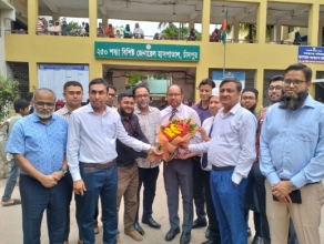 জেনারেল  হাসপাতালে বিভাগীয় স্বাস্থ্য পরিচালকের আকস্মিক পরিদর্শন