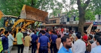 বাকিলায় উচ্ছেদের আগেই নিজ উদ্যোগে সরিয়ে ফেলা হলো অবৈধ স্থাপনা