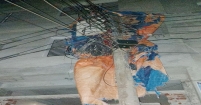 তারের এই জঞ্জাল দূর করার দায়িত্ব কার?
