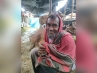 হাটজুড়ে পানি, ত্রিপলের নিচে স্বপ্ন : বিক্রির আশায় প্রহর গুণছেন বেপারীরা