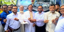 যাত্রী হয়ে বলাখালে বাস স্টপেজ উদ্বোধন করলেন মমিনুল হক এমপি