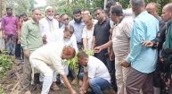 খাল খননের পাশাপাশি কৃষকদের জন্য সড়ক নির্মাণ করা হবে