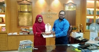 জেলা প্রশাসকের সাথে চাঁসক শিক্ষার্থী নুসরাতের সৌজন্য সাক্ষাৎ