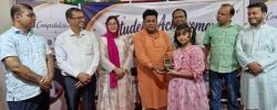 আপন কিডস স্পোকেন ইংলিশ সেন্টারের দুই কৃতী শিক্ষার্থীকে সংবর্ধনা