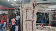 পালবাজারের ঝুঁকিপূর্ণ ভবন ভাঙা হয়েছে : ছাদ না করে দেওয়া হচ্ছে টিনের চালা