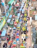 চরম ভোগান্তিতে  পথচারী ও শিক্ষার্থীরা