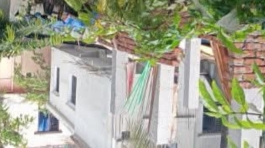 রামগঞ্জে প্রশাসনের নাকের ডগায়  সরকারি দিঘির পাড়ে ইমারত নির্মাণের অভিযোগ