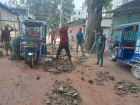 স্বেচ্ছাশ্রমে বাবুরহাটের শহীদ আবুল কালাম সড়ক মেরামত করলেন চালকরা