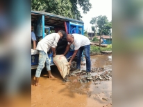 বিএনপি নেতা হান্নানের নিজ অর্থায়নে সংস্কার, দ্রুত স্থায়ী সমাধানের আশ্বাস পৌর প্রশাসকের