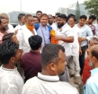 প্রবাস থেকে দেশে ফেরায় সম্ভাব্য চেয়ারম্যান প্রার্থী মো. আব্দুল করিম বেপারীকে ফুলেল শুভেচ্ছা